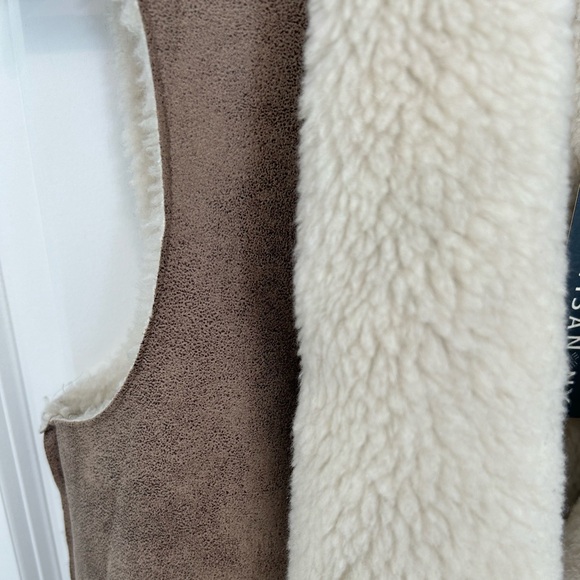Artisan NY Faux Suede and Sherpa Vest - Picture 2 of 5